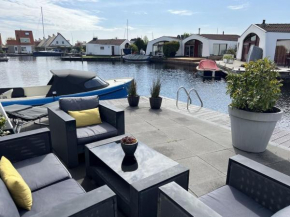 dream bungalow on the water